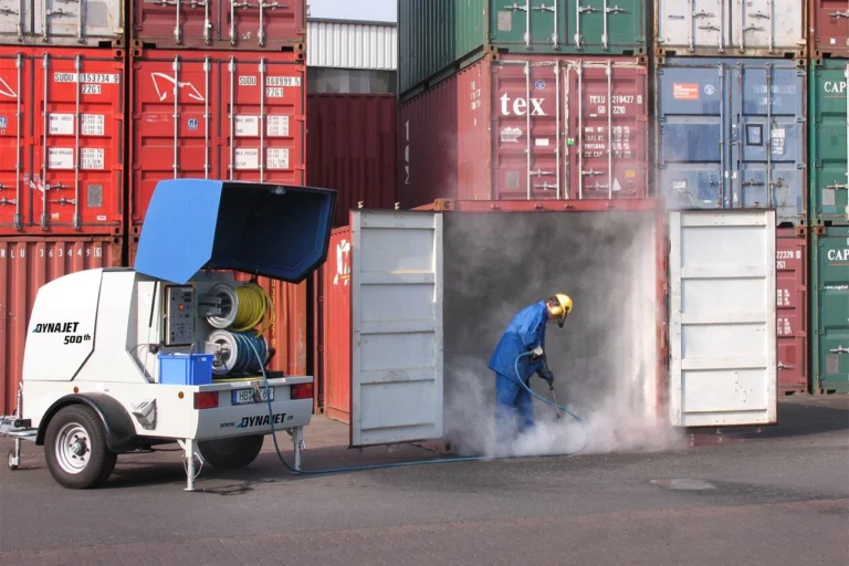 Baucontainer Reinigung